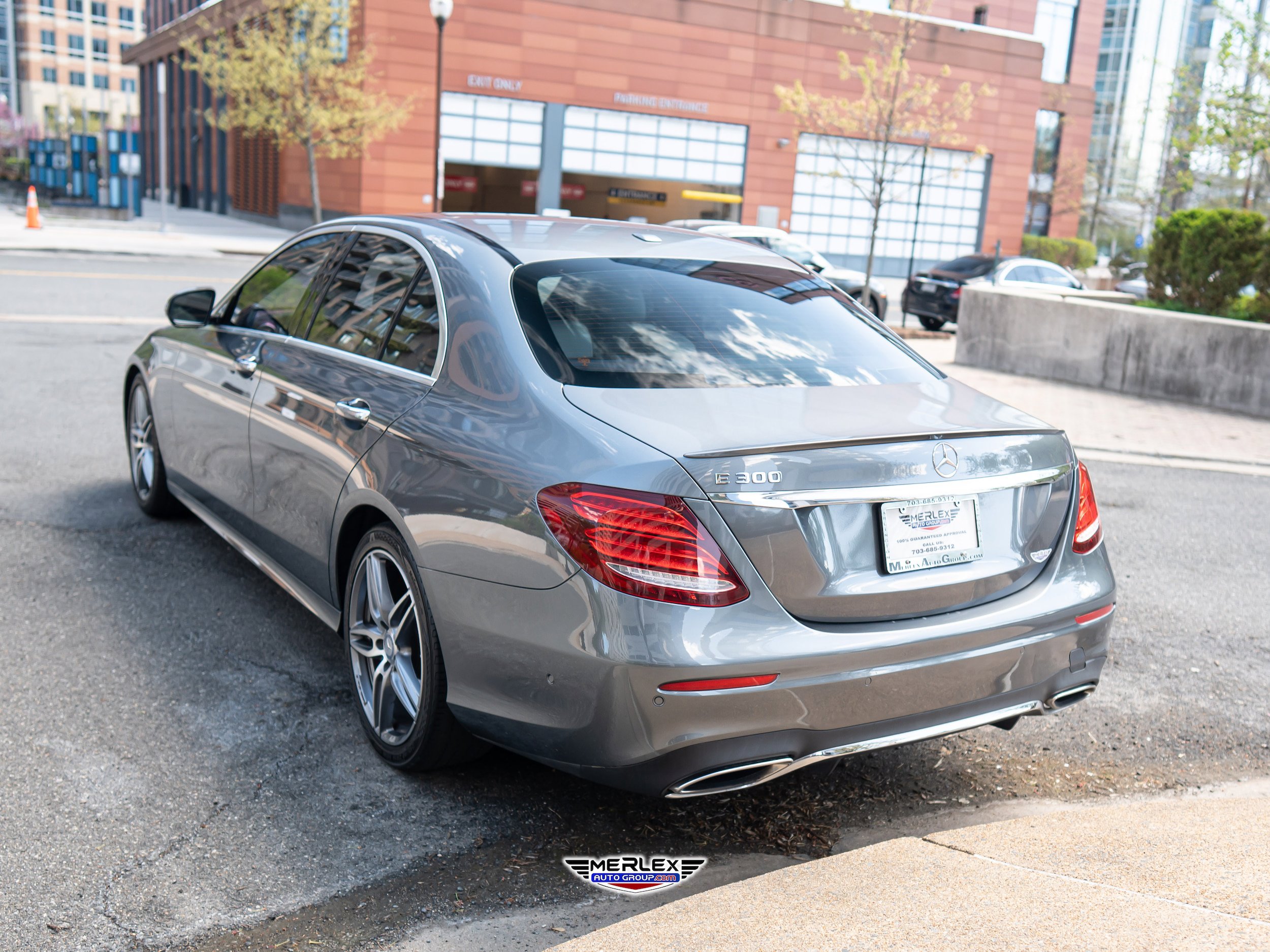 Used 2017 Mercedes-Benz E 300 image 5