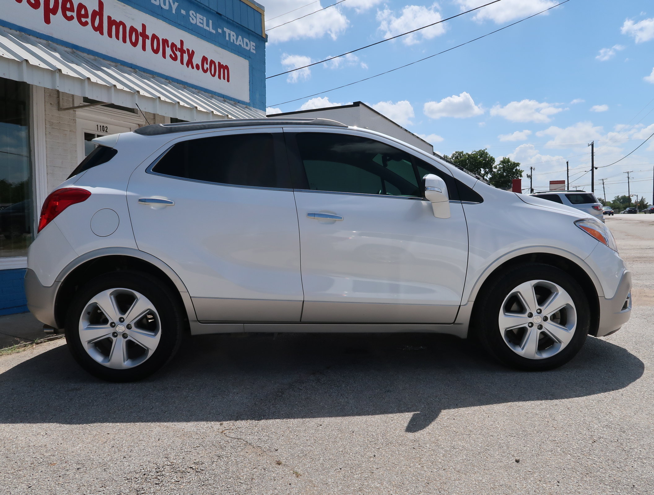 Used 2015 Buick Encore Convenience FWD image 4