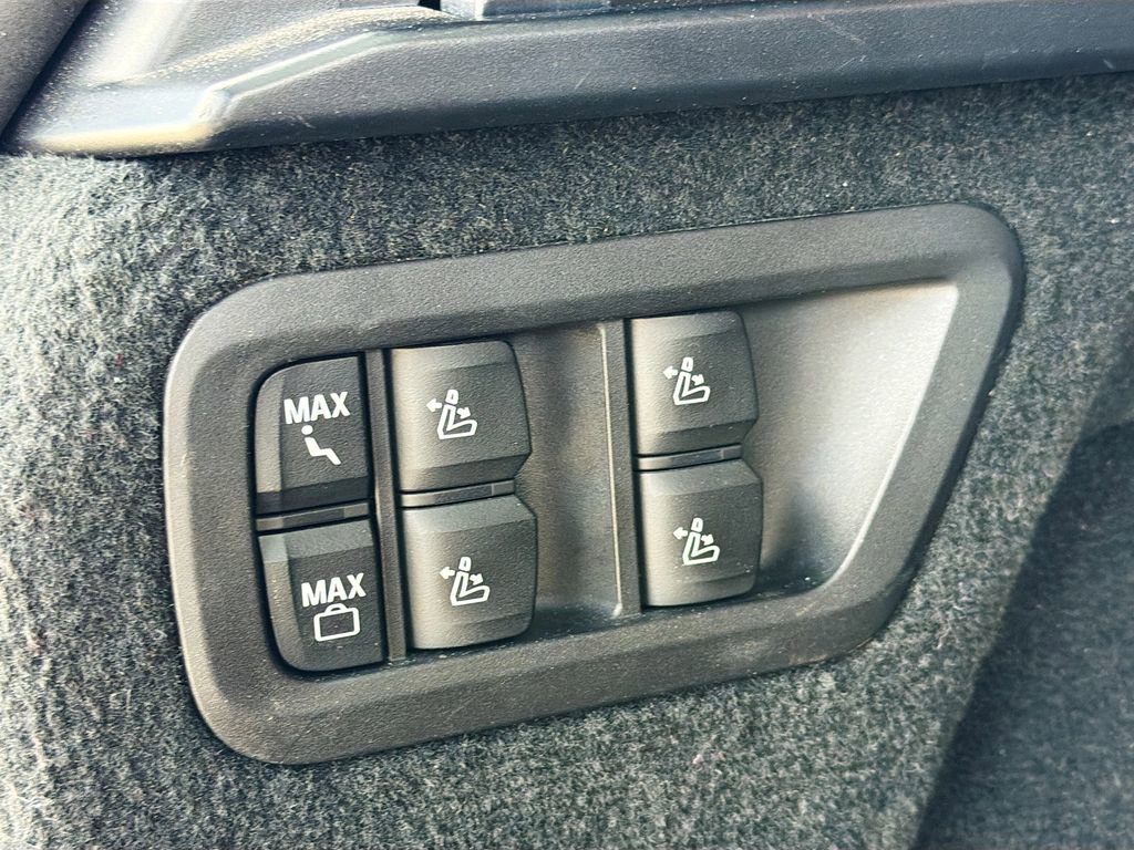 Used 2022 BMW X7 M50i w/ Executive Package image 13