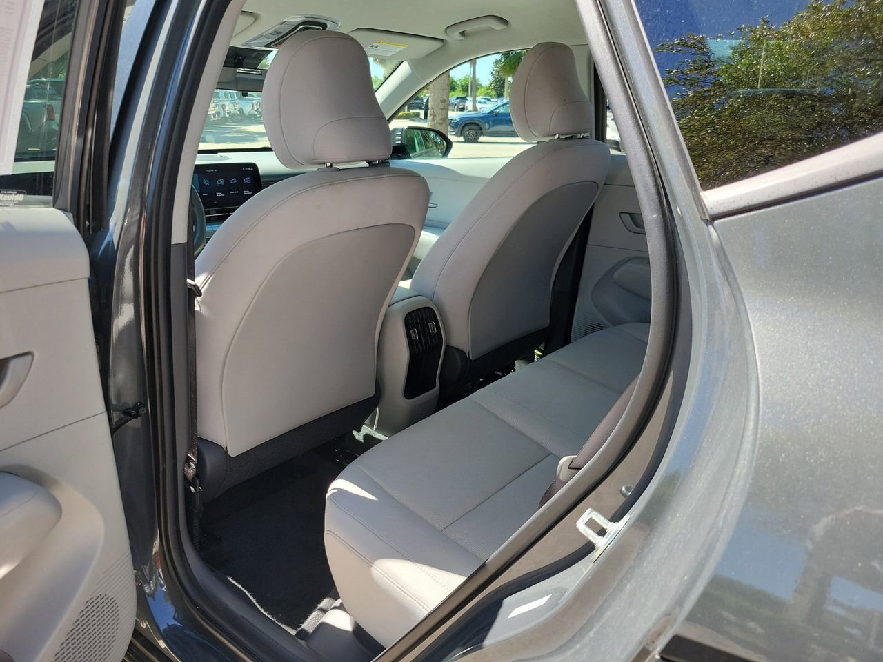 Used 2025 Hyundai Kona SEL FWD image 8