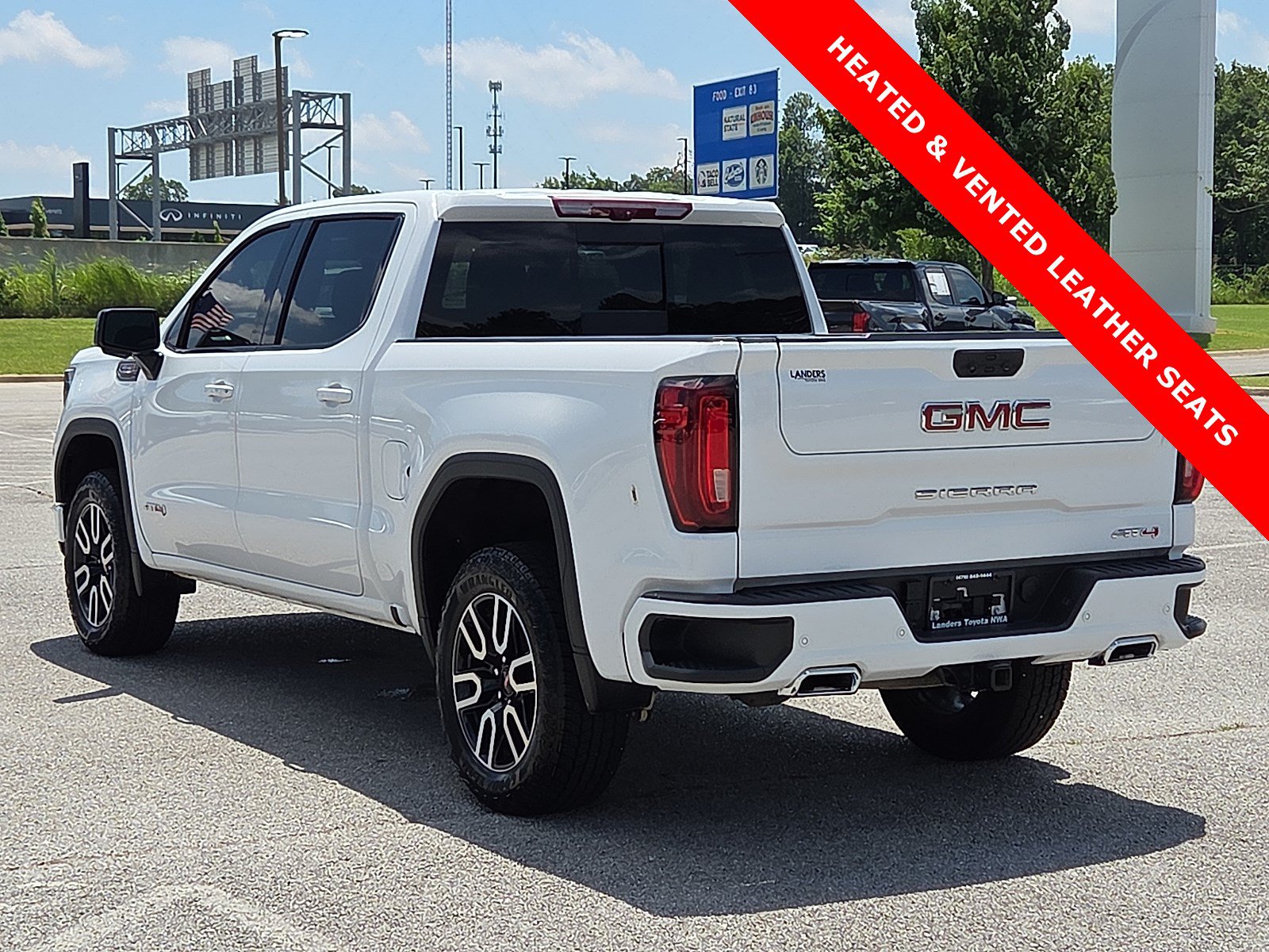 Used 2024 GMC Sierra 1500 AT4 w/ Technology Package AWD/4WD image 4