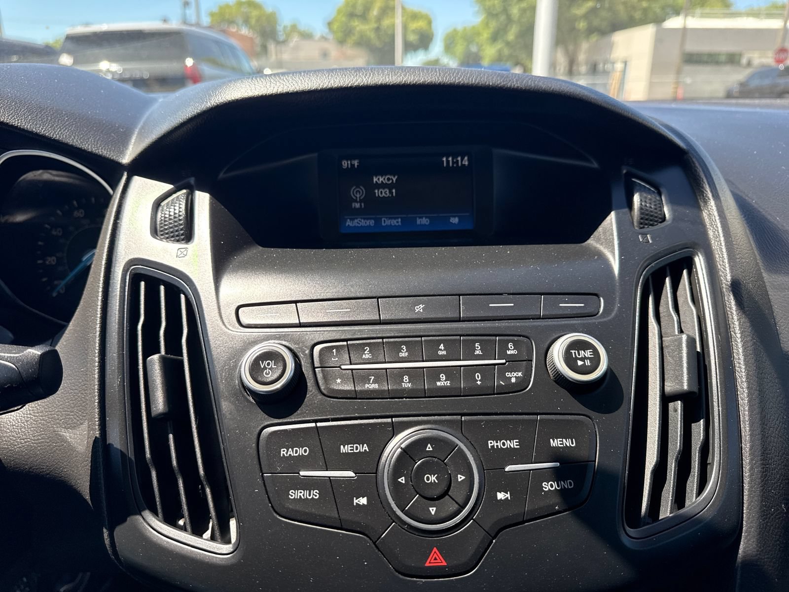 Used 2018 Ford Focus SE FWD image 19