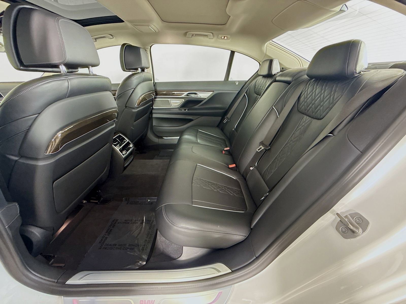 Certified 2022 BMW 750i xDrive image 26