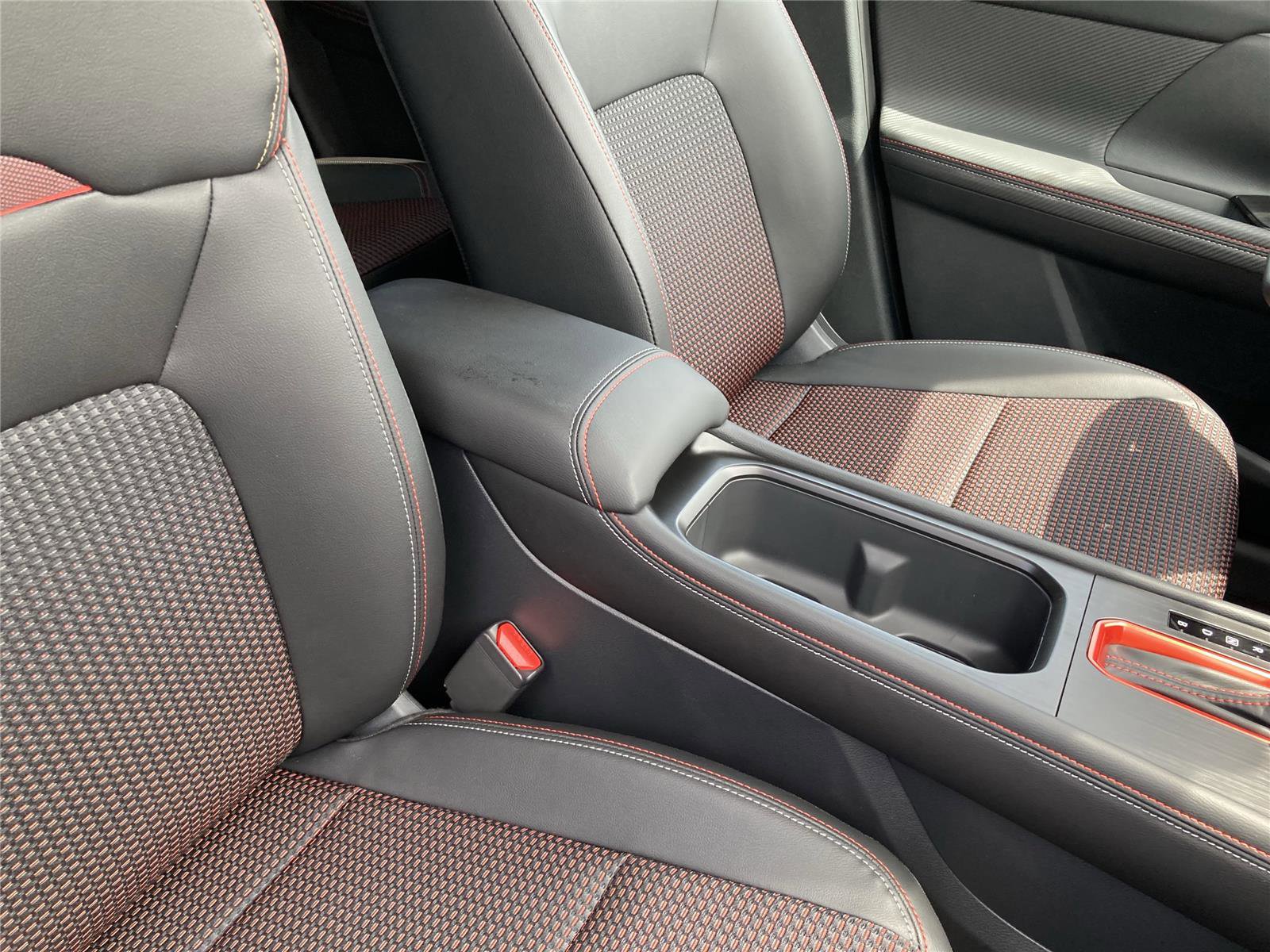 New 2025 Nissan Kicks SR image 40