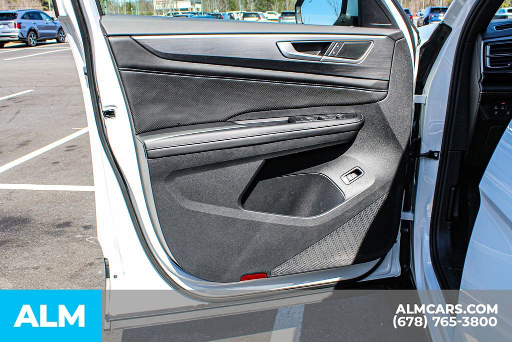 Used 2024 Volkswagen Atlas Cross Sport SE image 36