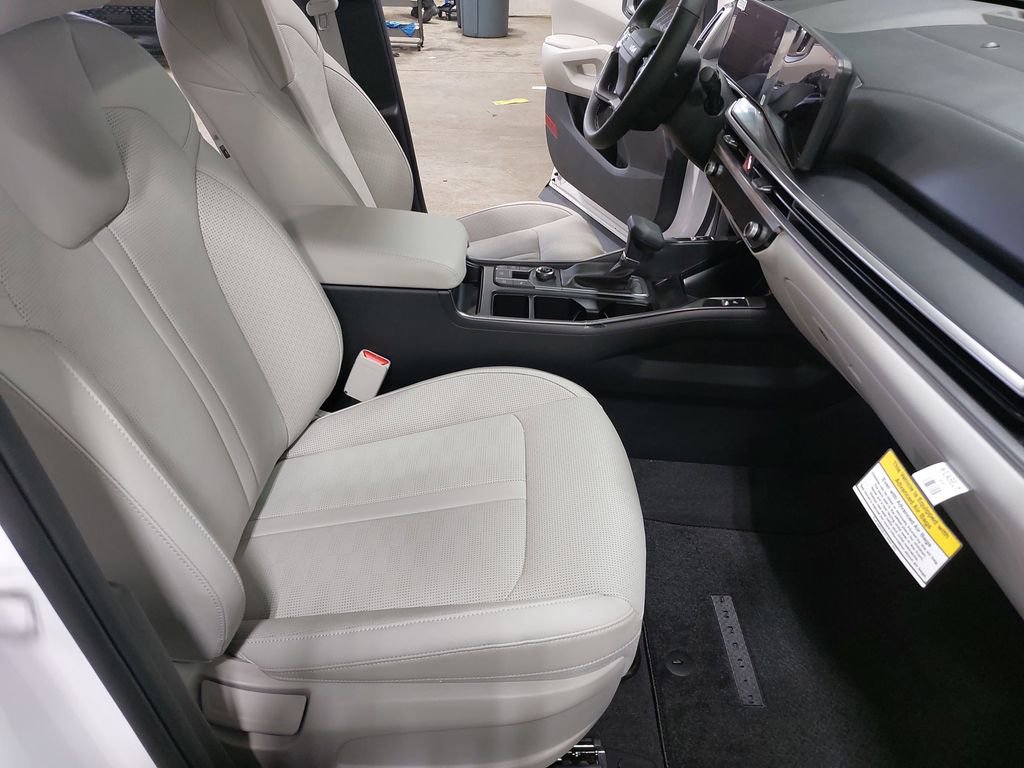 New 2026 Kia Sorento S w/ S Panoramic Sunroof Package FWD image 10