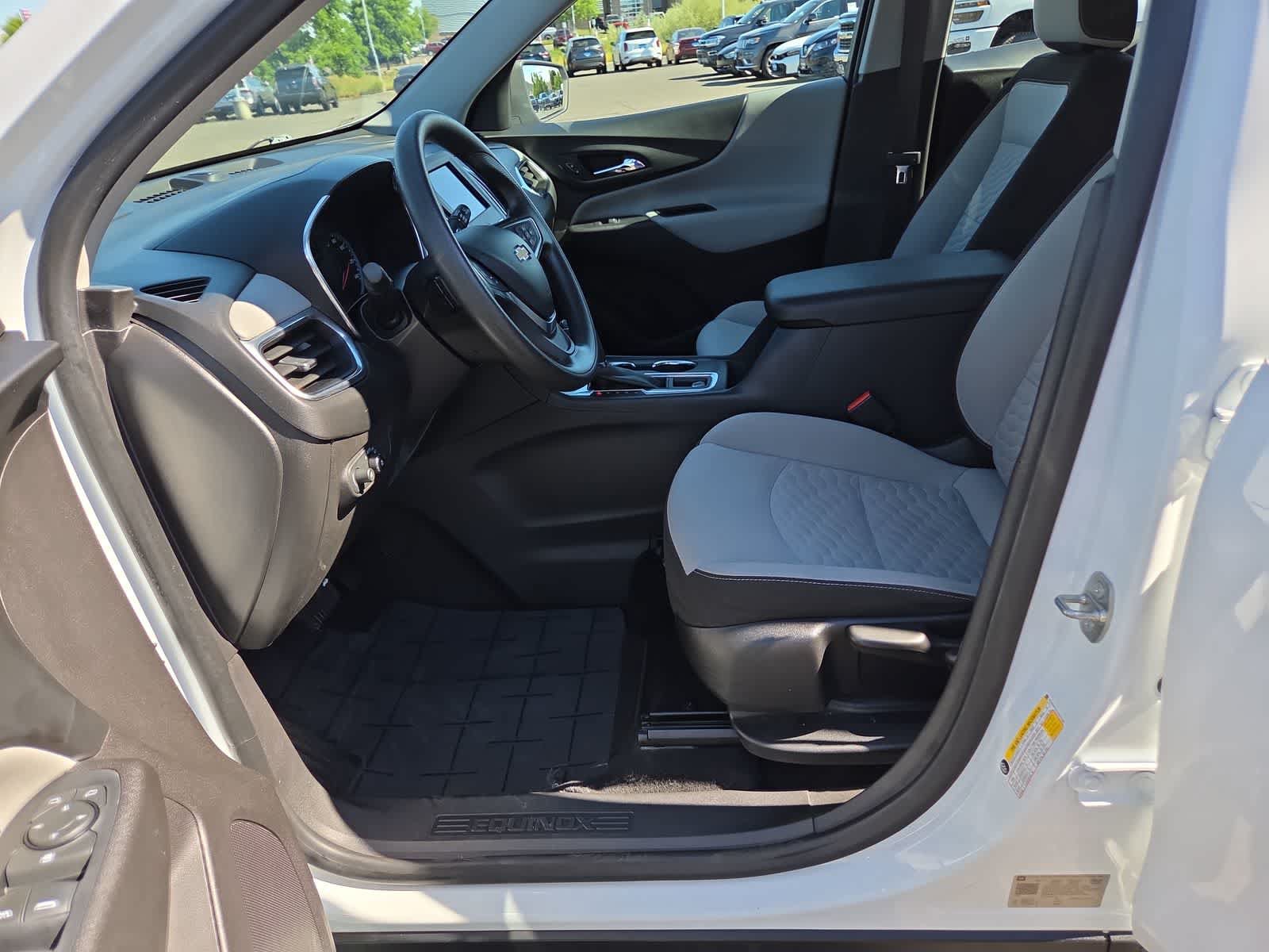 Used 2020 Chevrolet Equinox LS FWD image 19