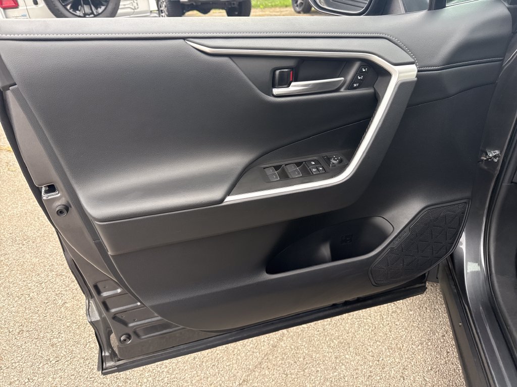 Used 2023 Toyota RAV4 Limited AWD/4WD image 12