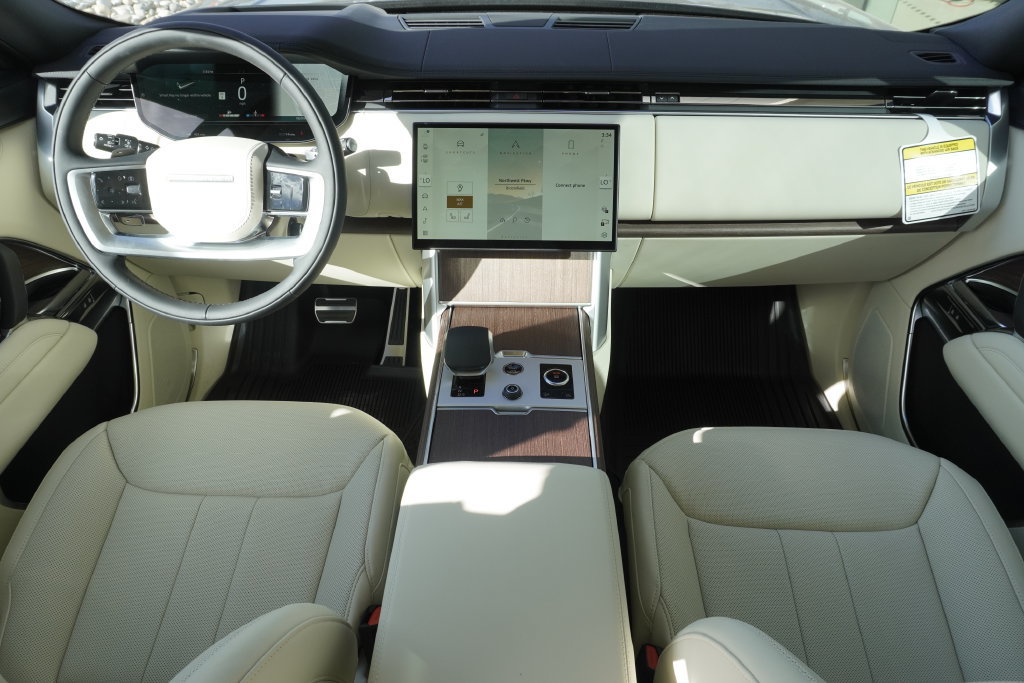 New 2027 Land Rover Range Rover Long Wheelbase SE AWD/4WD image 9