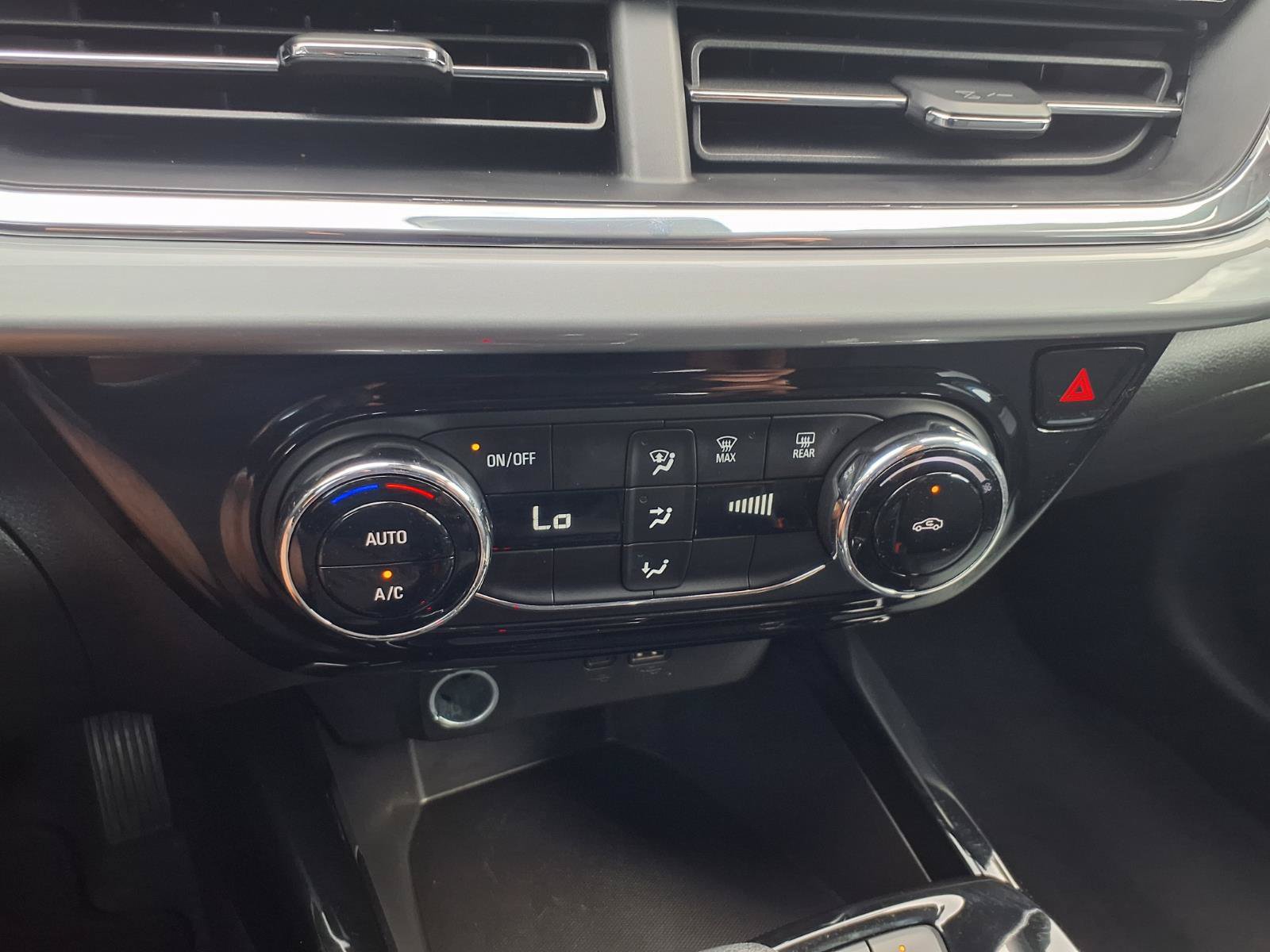 Used 2026 Chevrolet Trax LT FWD image 20