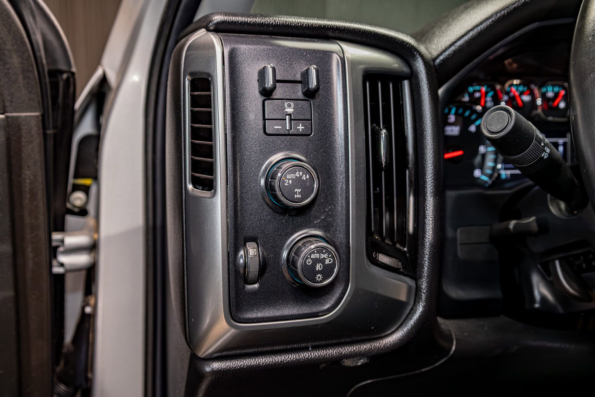 Used 2017 Chevrolet Silverado 1500 LT w/ All Star Edition image 15