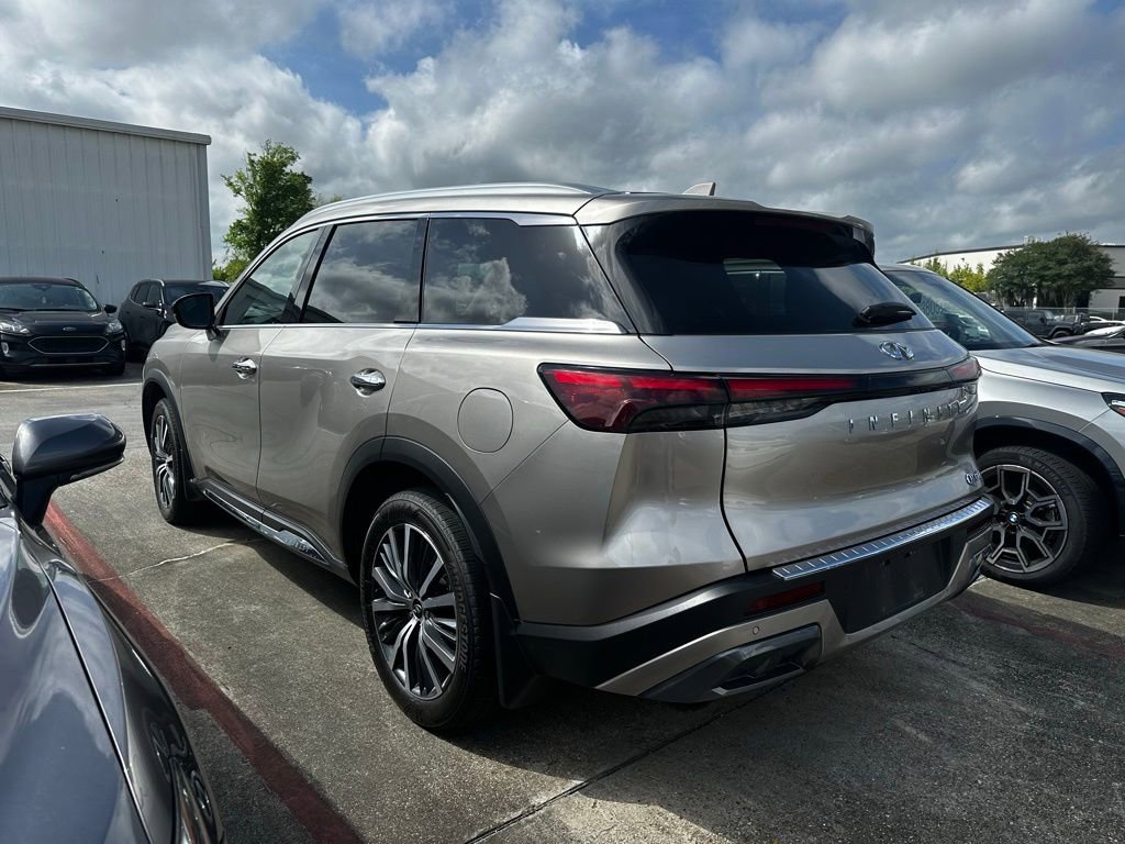 Used 2023 INFINITI QX60 Sensory w/ Cargo Package image 3
