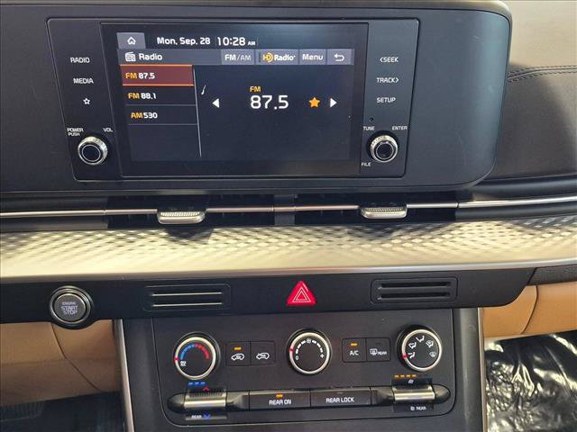 Used 2024 Kia Carnival LX FWD image 13