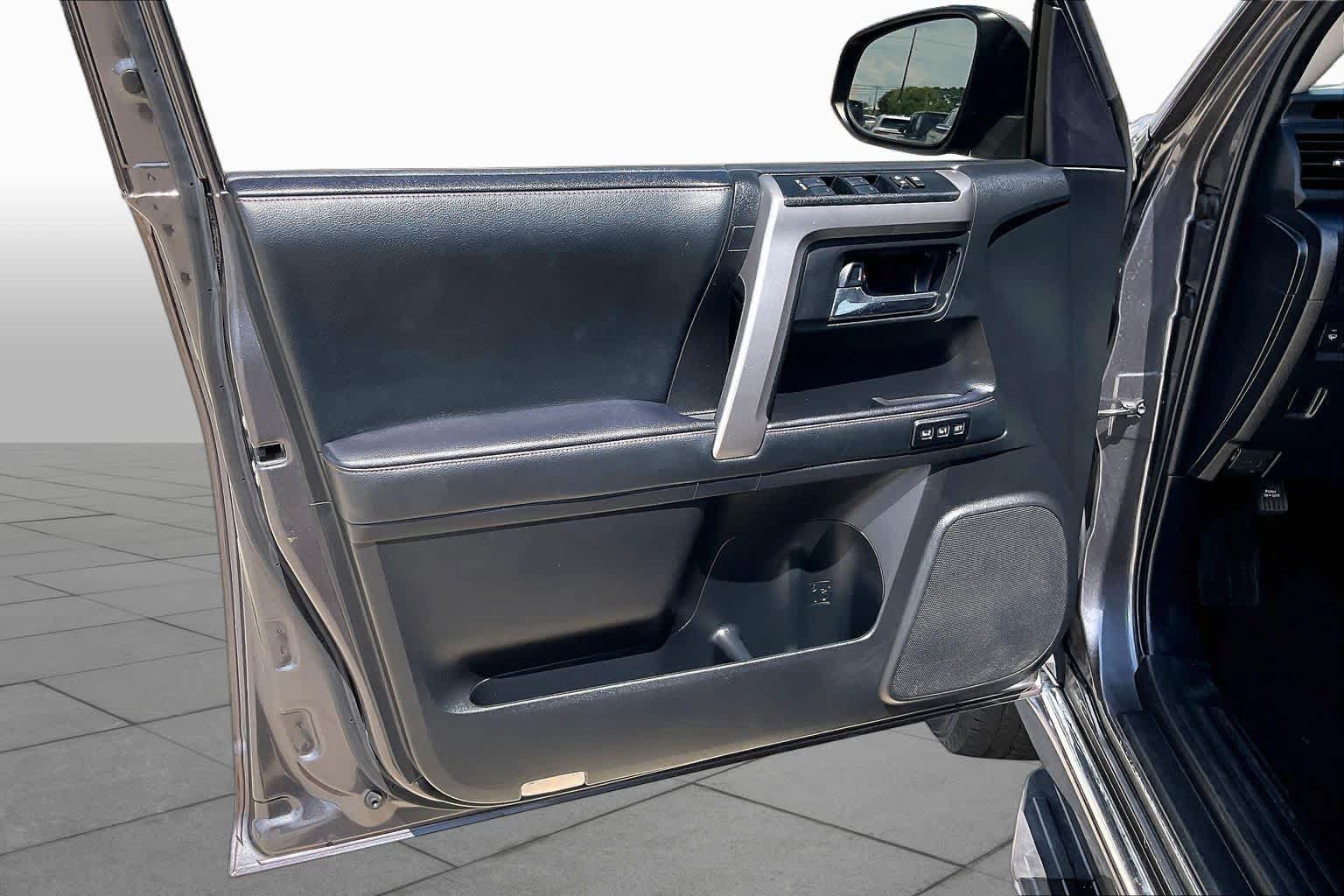 Used 2021 Toyota 4Runner Limited AWD/4WD image 41