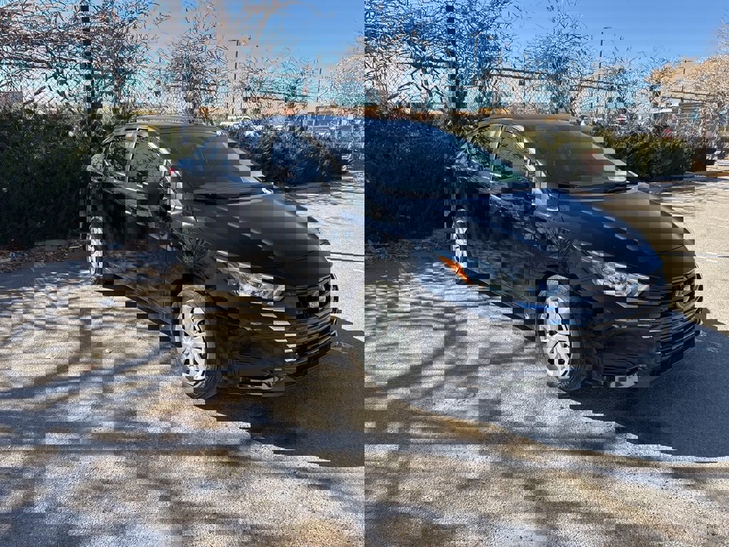 Used 2025 Nissan Versa S w/ Trunk Package image 1