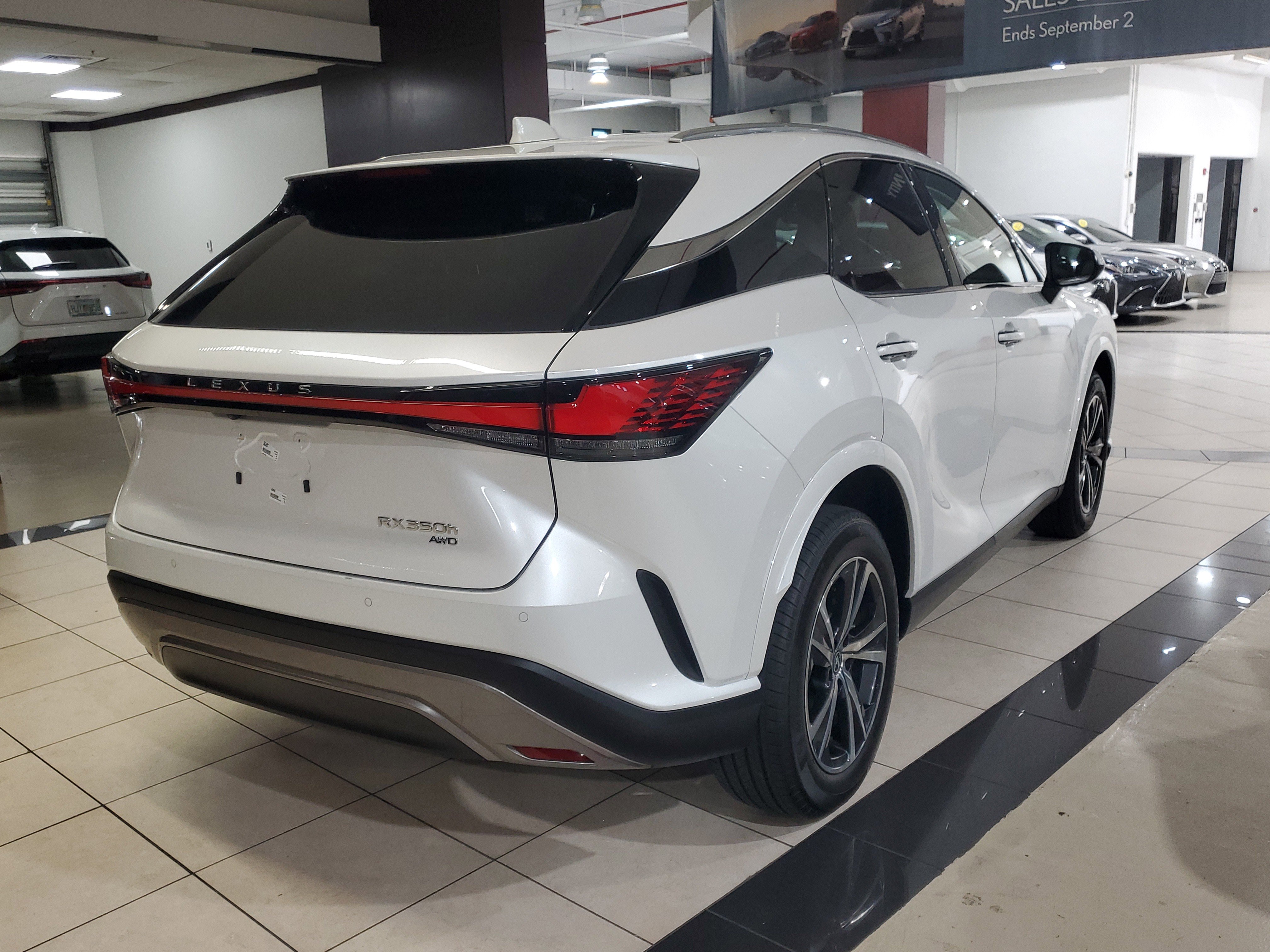 Used 2024 Lexus RX 350h image 8