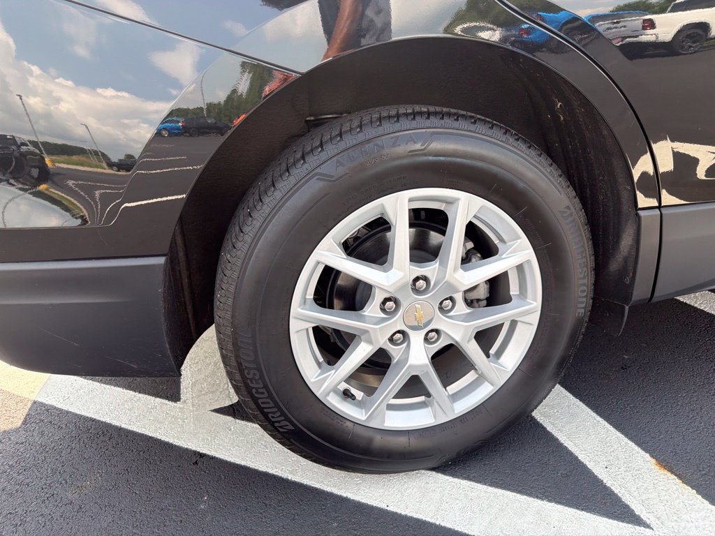 Used 2023 Chevrolet Equinox LT AWD/4WD image 17