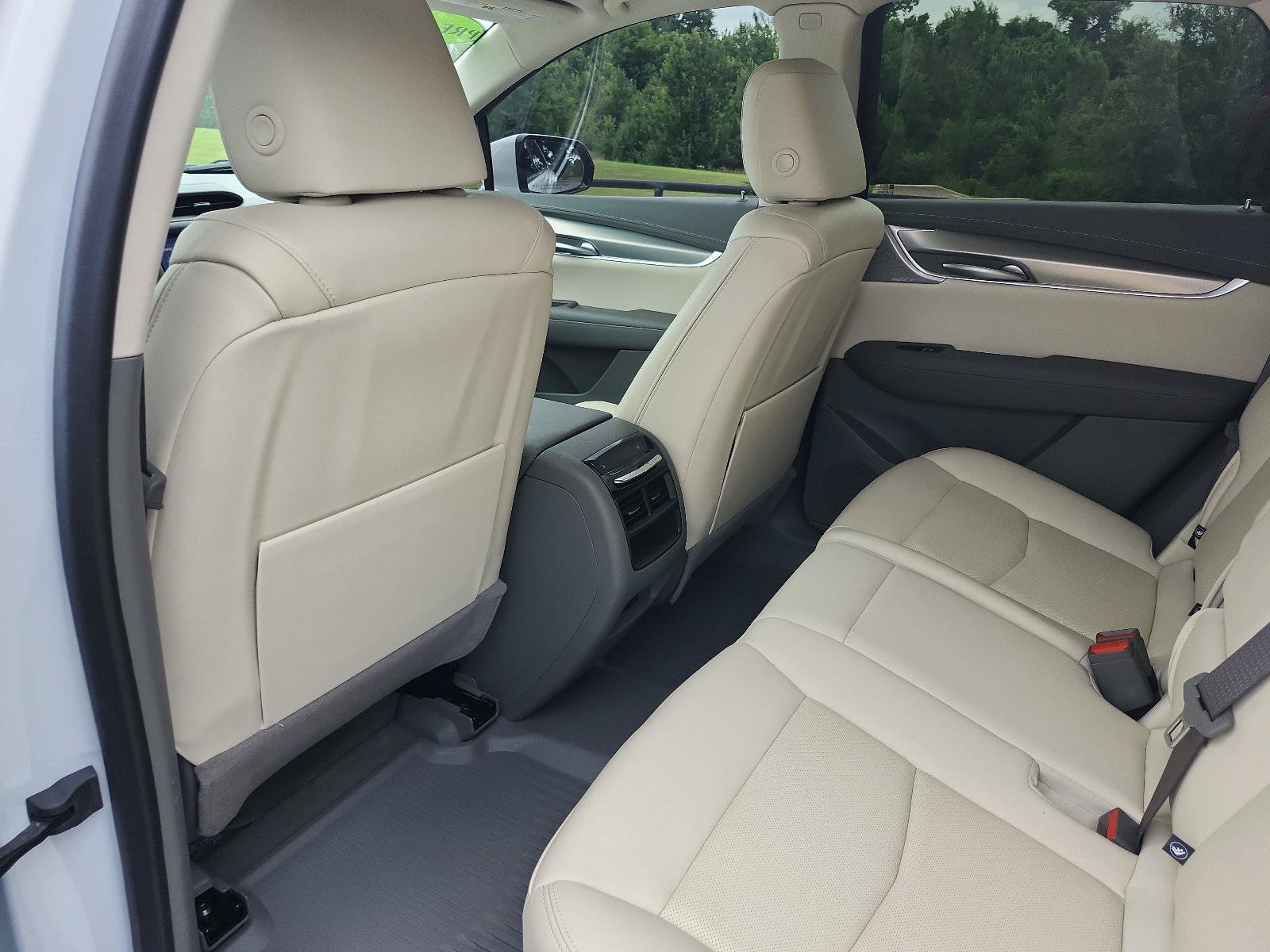 Used 2024 Cadillac XT5 Premium Luxury w/ Technology Package FWD image 12
