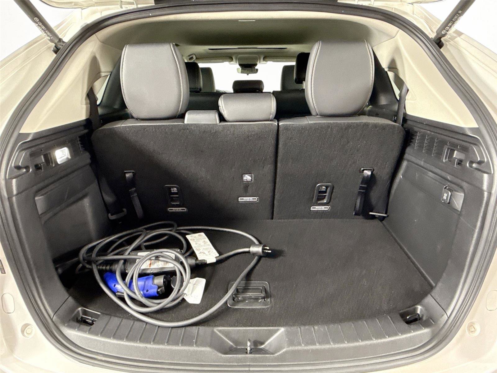 Used 2024 MAZDA CX-90 Plug-In Hybrid w/ Preferred AWD/4WD image 39