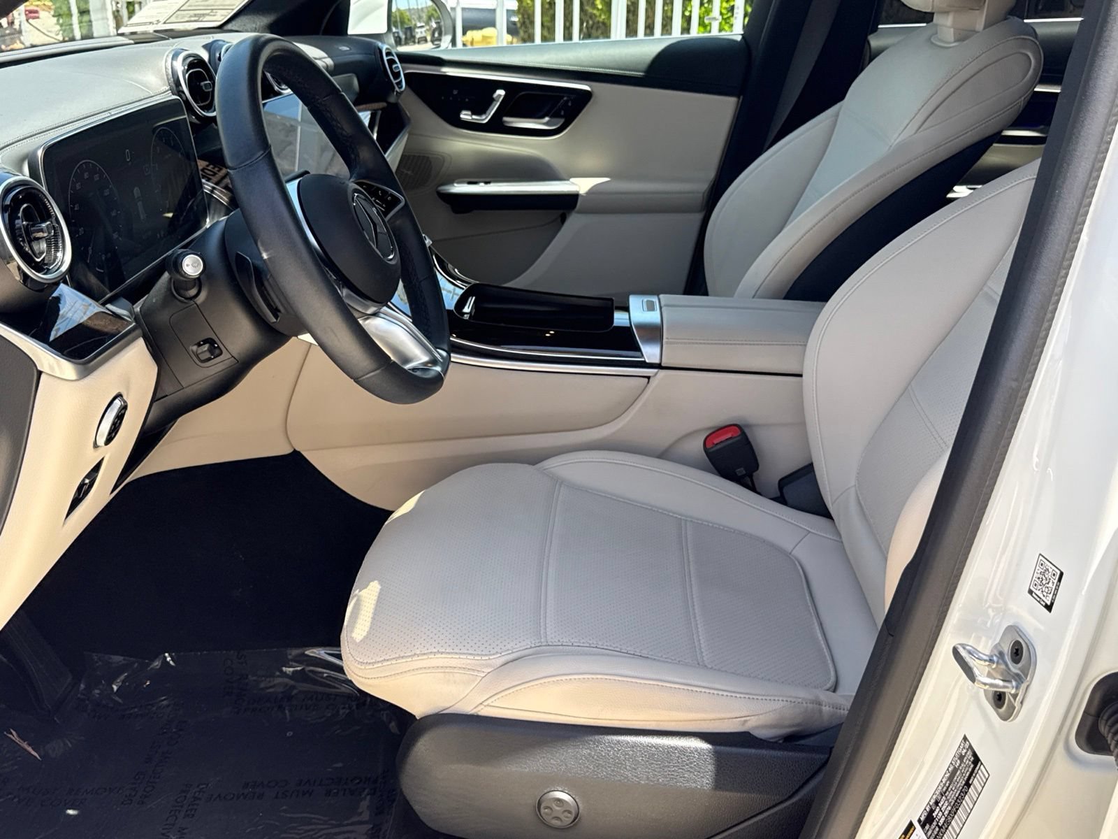 Used 2023 Mercedes-Benz GLC 300 image 28