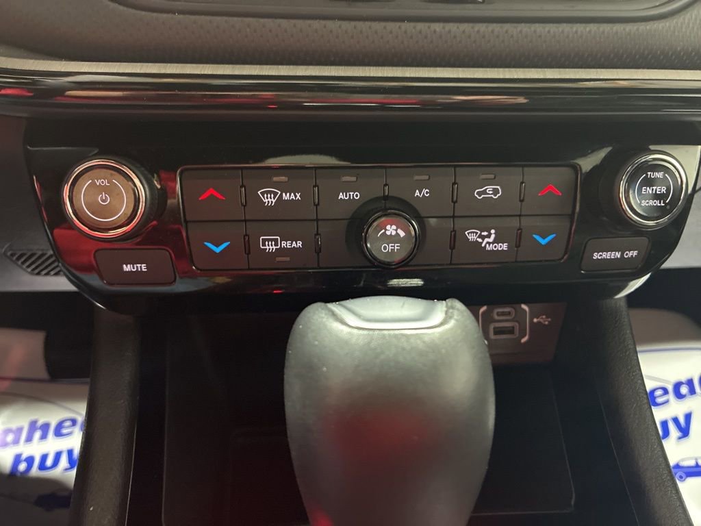 Used 2025 Jeep Compass Trailhawk image 18