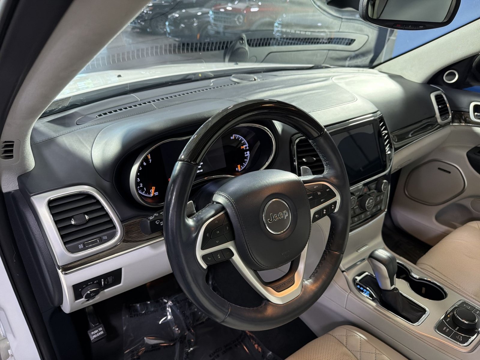 Used 2020 Jeep Grand Cherokee Summit AWD/4WD image 21