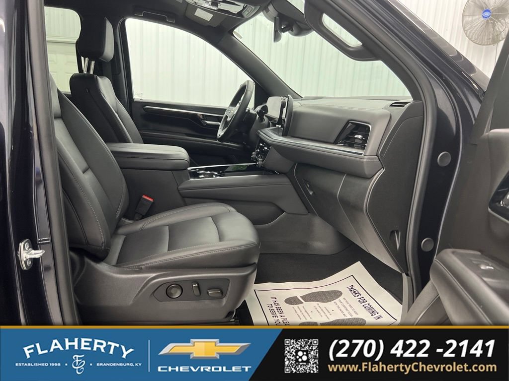 Used 2026 Chevrolet Suburban LT w/ Comfort Package AWD/4WD image 15