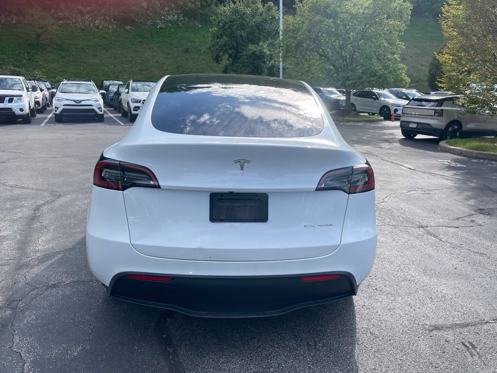 Used 2023 Tesla Model Y Long Range AWD/4WD image 12