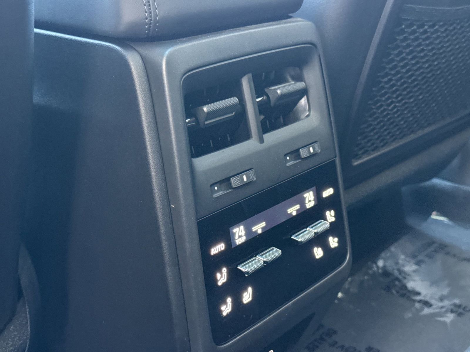 Used 2025 Porsche Macan 4 Electric image 15