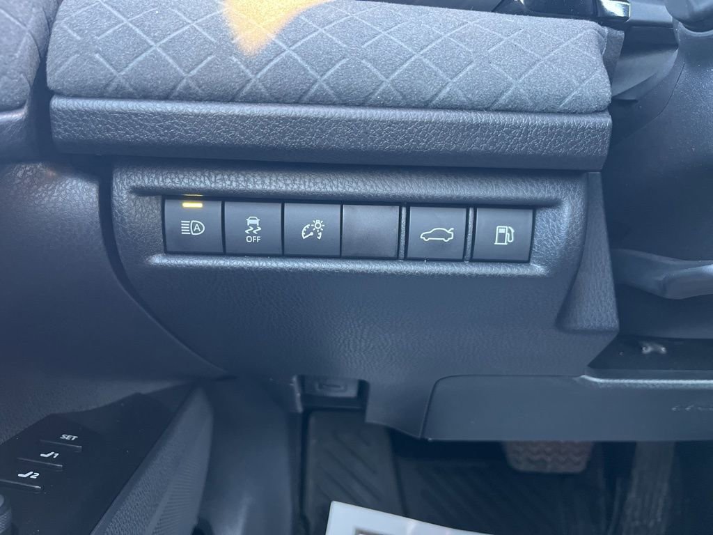 Used 2025 Toyota Camry XLE w/ Premium Package image 58