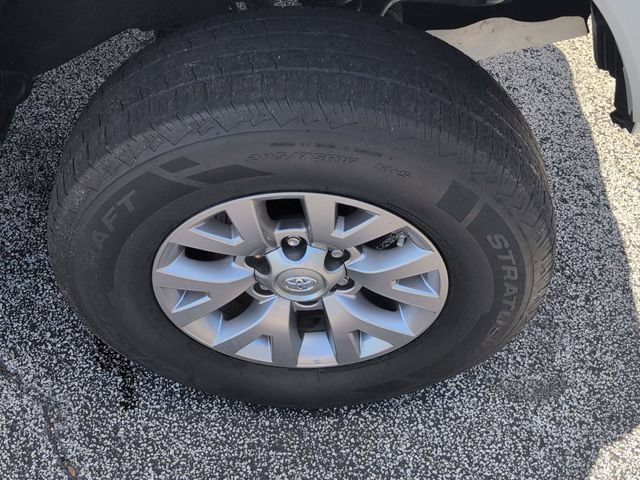 Used 2018 Toyota Tacoma SR5 RWD image 27