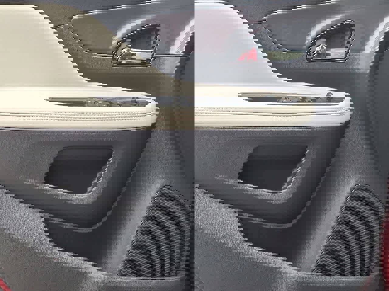 Used 2019 Buick Encore Essence image 16