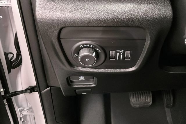 Used 2025 Jeep Grand Cherokee Limited w/ Luxury Tech Group II AWD/4WD image 40