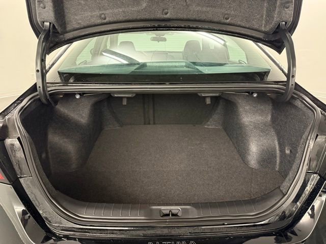 Used 2024 Nissan Altima 2.5 SV image 32