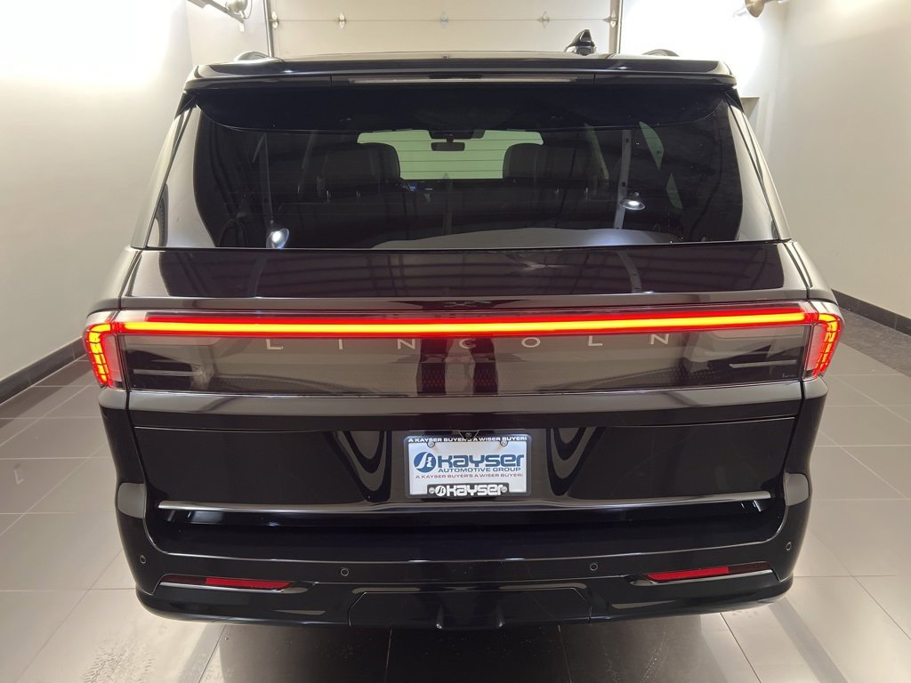 New 2025 Lincoln Navigator L Reserve image 5