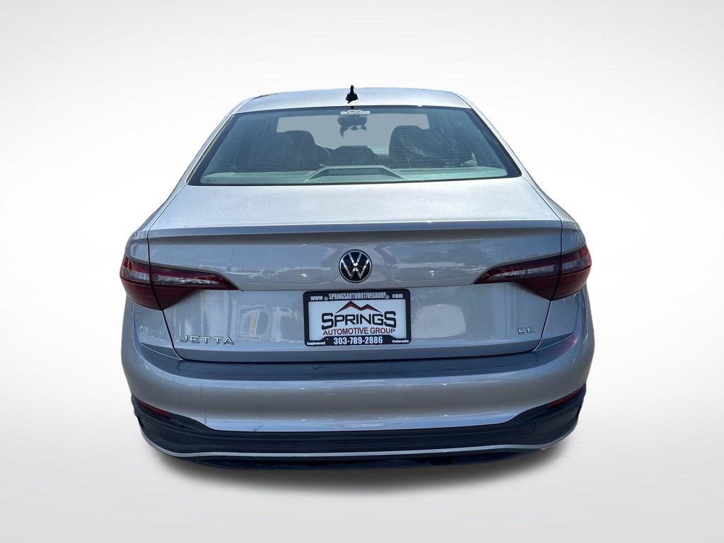 Used 2023 Volkswagen Jetta SE FWD image 4