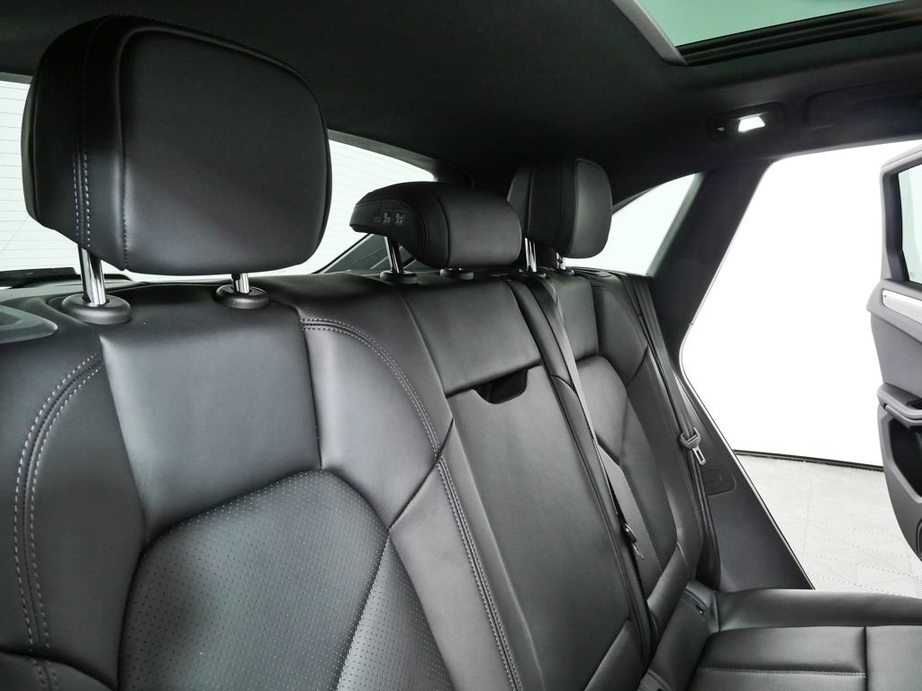 New 2026 Porsche Macan AWD/4WD image 24