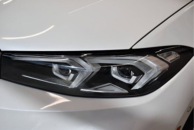 Used 2023 BMW 330i xDrive Sedan w/ Premium Package AWD/4WD image 15