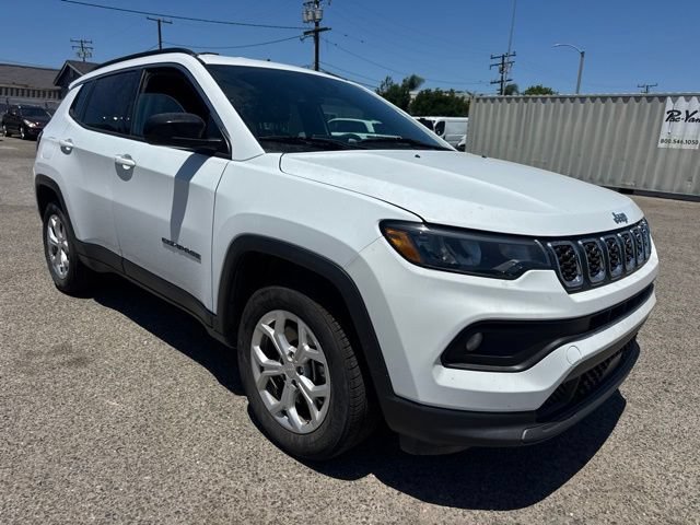 Used 2024 Jeep Compass Latitude AWD/4WD image 3