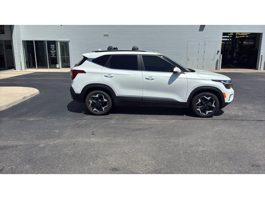 Used 2025 Kia Seltos EX w/ EX Sunroof Package FWD image 7