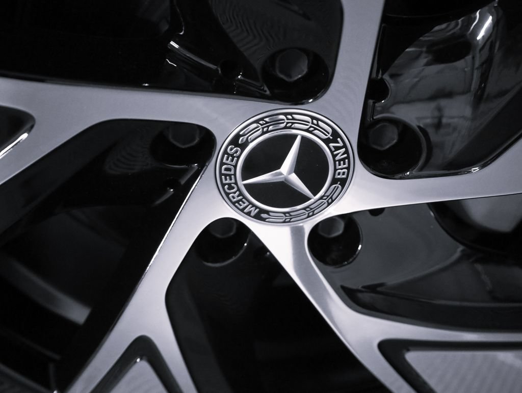 Certified 2024 Mercedes-Benz GLC 300 4MATIC image 8