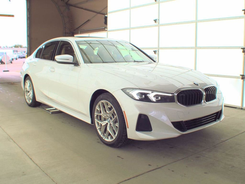 Used 2025 BMW 330i xDrive Sedan w/ Premium Package AWD/4WD image 4
