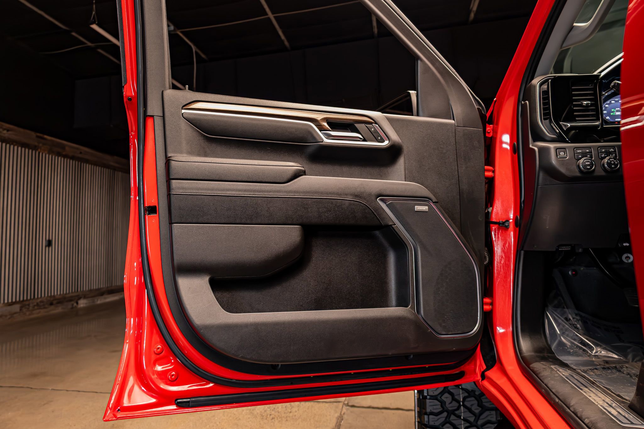 Used 2023 Chevrolet Silverado 1500 LT Trail Boss w/ LT Trail Boss Premium Package image 30