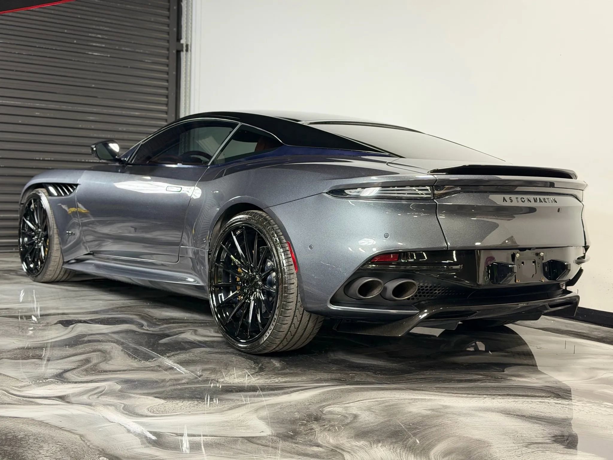 Used 2019 Aston Martin DBS Superleggera image 5