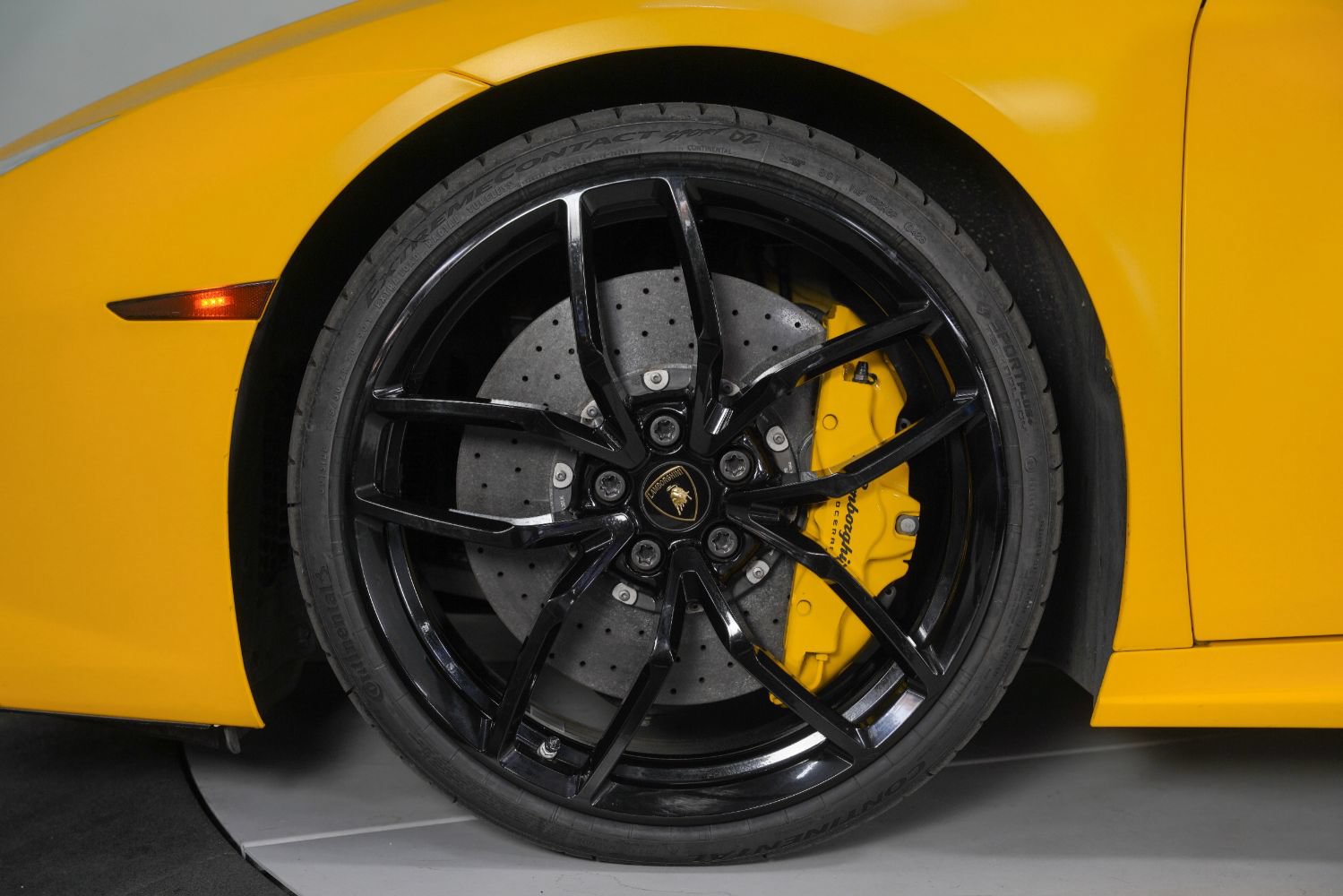 Used 2015 Lamborghini Huracan LP 610-4 AWD/4WD image 16