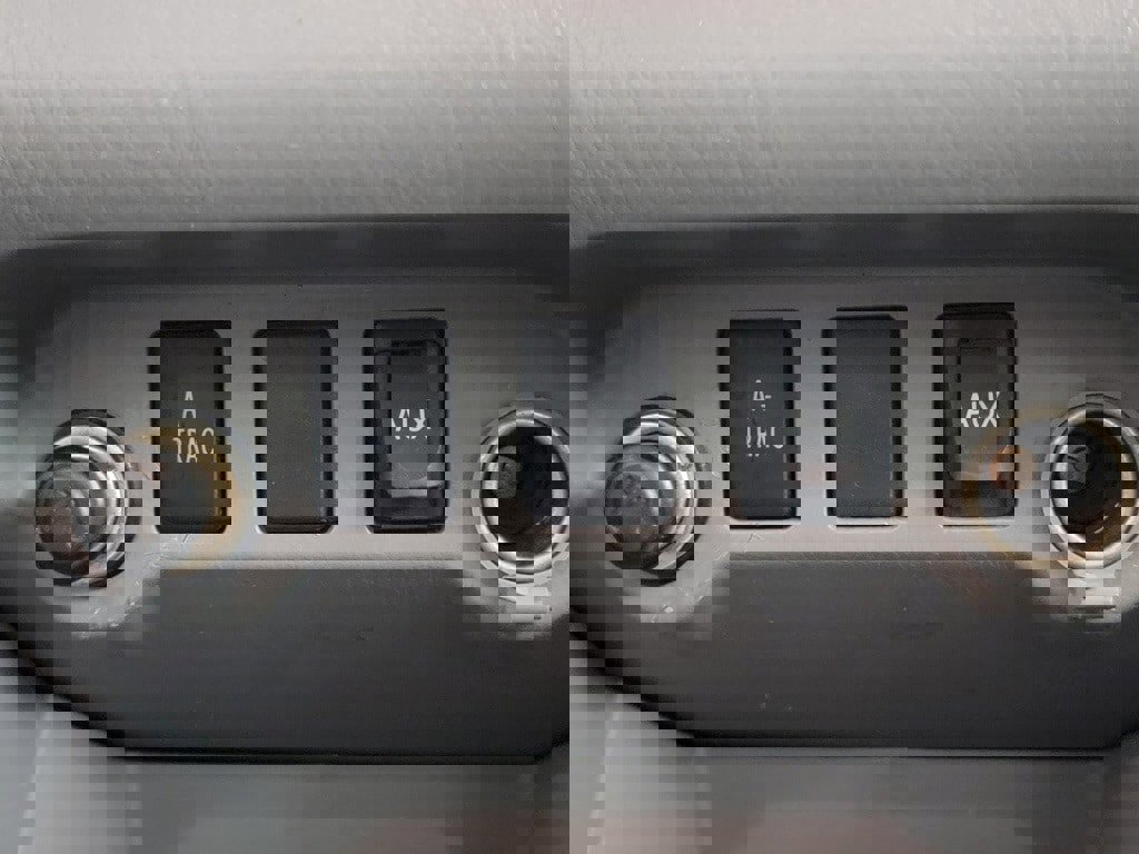 Used 2011 Toyota Tacoma Base image 21