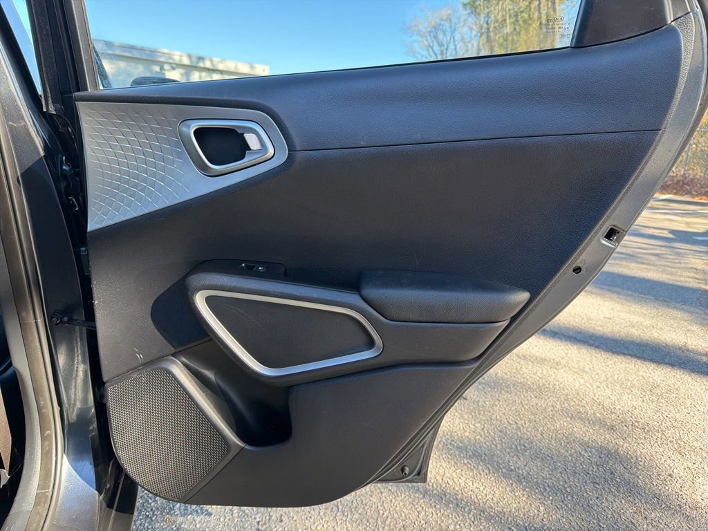 Used 2020 Kia Soul LX image 25