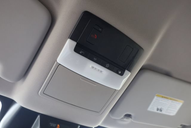Certified 2025 Nissan Rogue SV FWD image 27