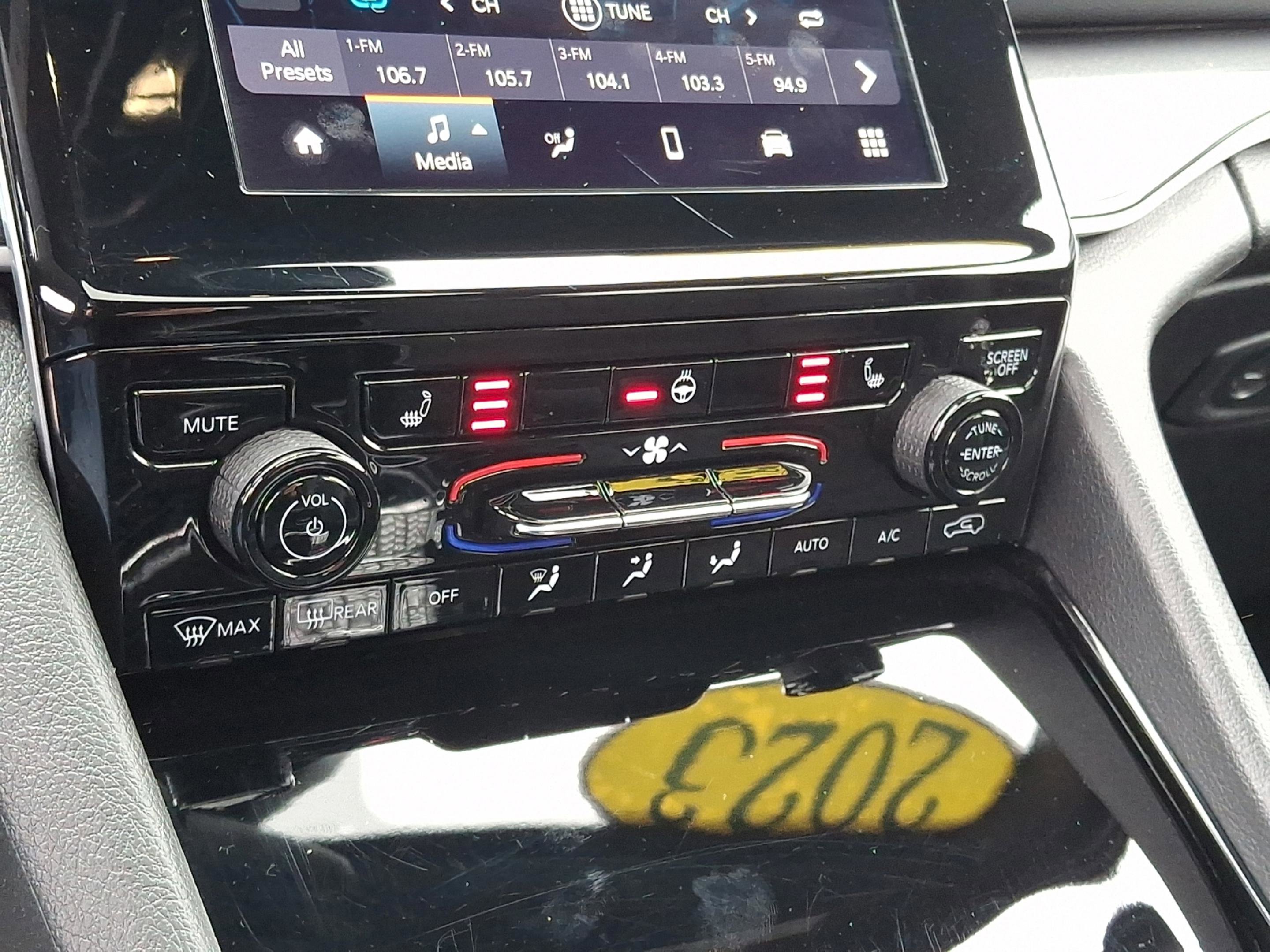 Certified 2023 Jeep Grand Cherokee Altitude image 14