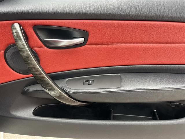 Used 2013 BMW 135i Convertible image 24